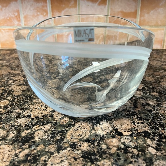 Mikasa Crystal Designed High Low Bowl - Picture 3 of 6